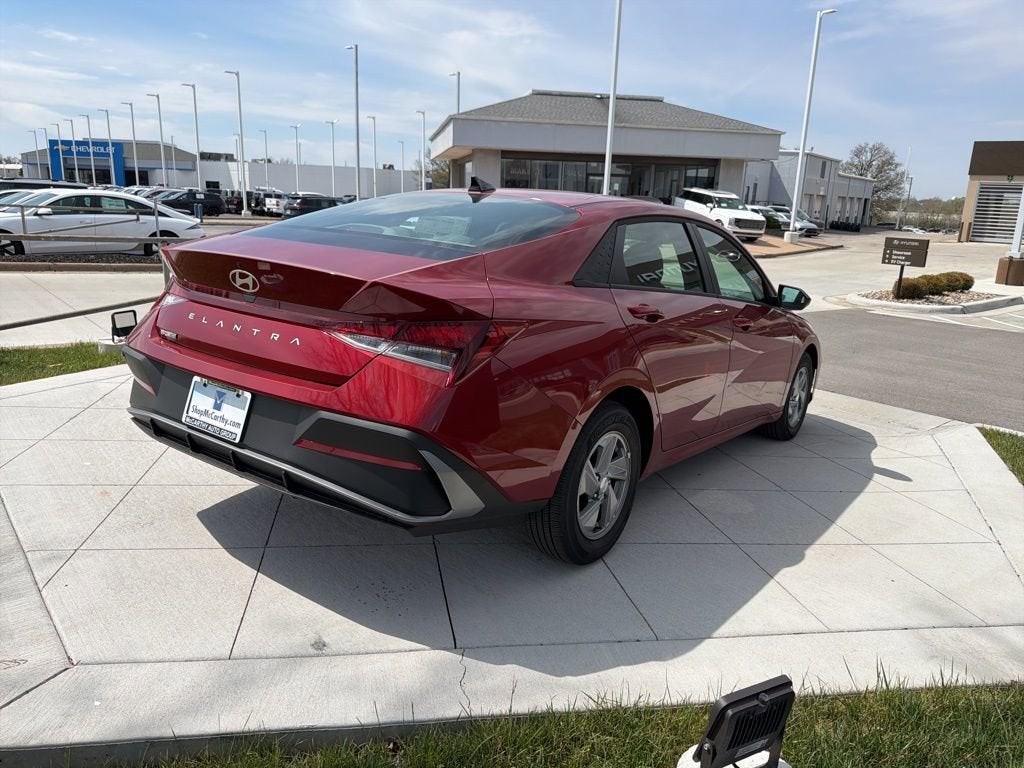 2026 Hyundai ELANTRA SE