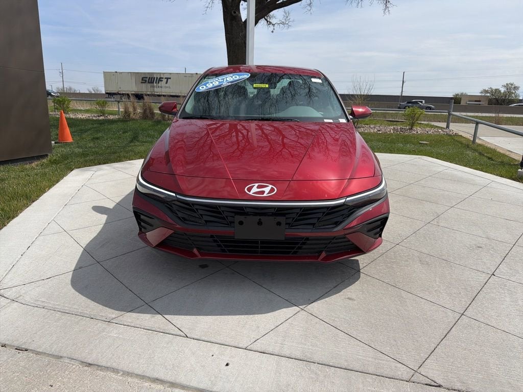 2026 Hyundai ELANTRA SE