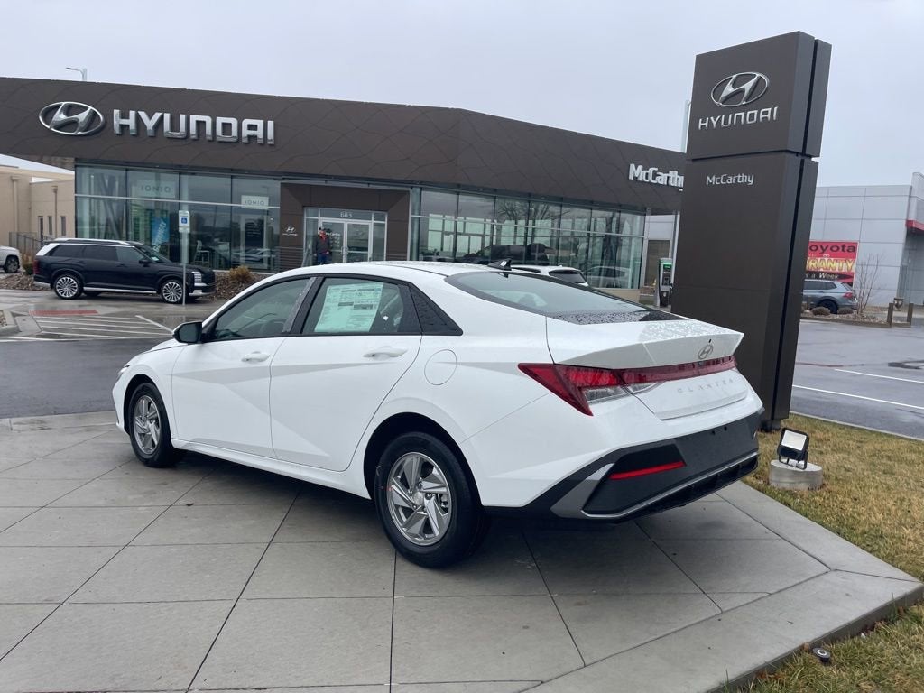 2026 Hyundai ELANTRA SE