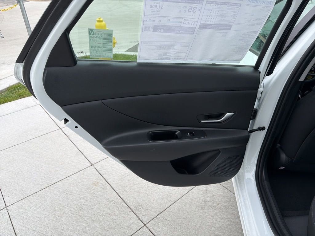 2026 Hyundai ELANTRA SE