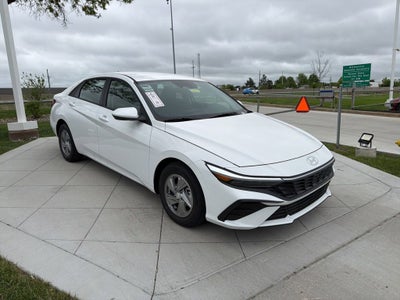 2026 Hyundai ELANTRA SE