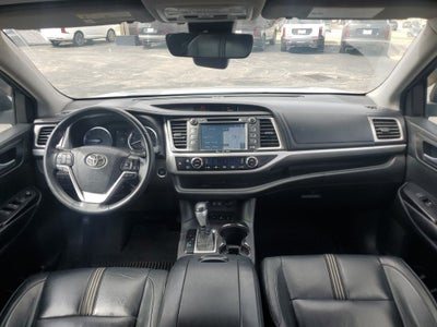2017 Toyota Highlander SE