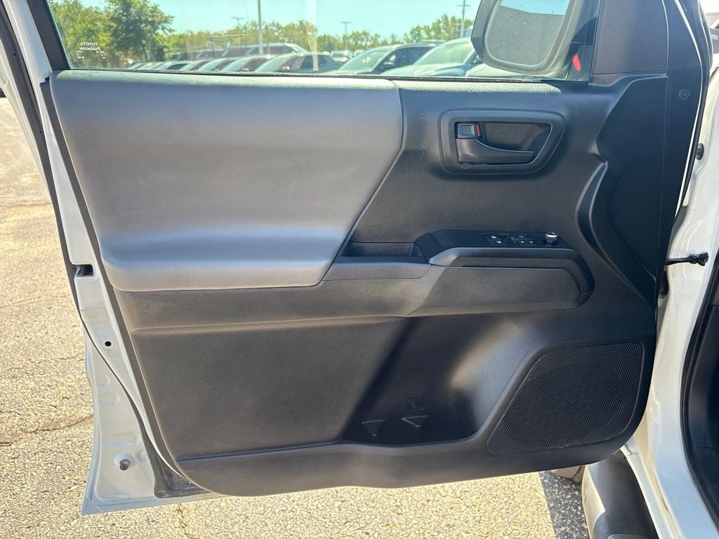 2016 Toyota Tacoma SR