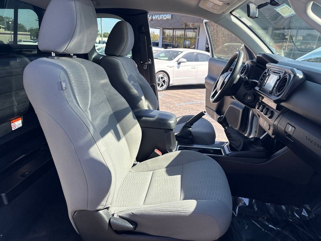 2016 Toyota Tacoma SR