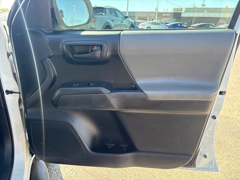 2016 Toyota Tacoma SR