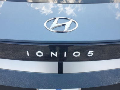 2024 Hyundai IONIQ 5 SE