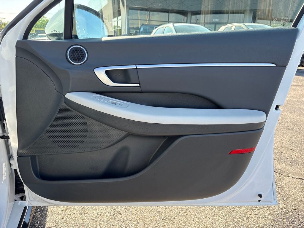 2025 Hyundai SONATA HYBRID SEL
