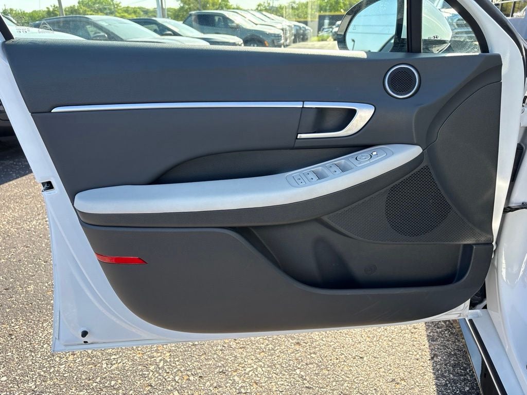 2025 Hyundai SONATA HYBRID SEL