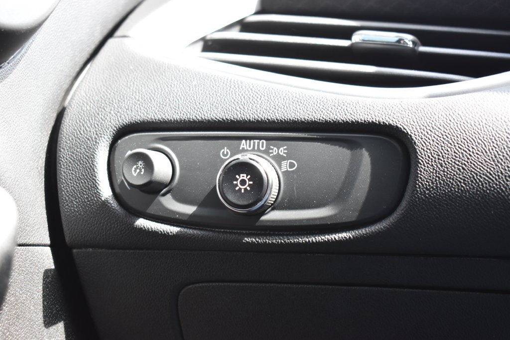 2023 Chevrolet Malibu 1LT - Photo 21