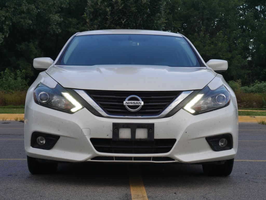 Used 2016 Nissan Altima SR with VIN 1N4AL3AP3GC221566 for sale in Kansas City