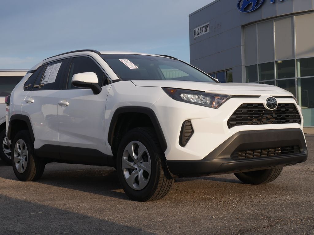 Used 2019 Toyota RAV4 LE with VIN 2T3G1RFV4KC043226 for sale in Kansas City