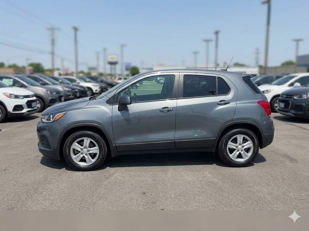 Used 2020 Chevrolet Trax LT with VIN 3GNCJLSB7LL258654 for sale in Kansas City