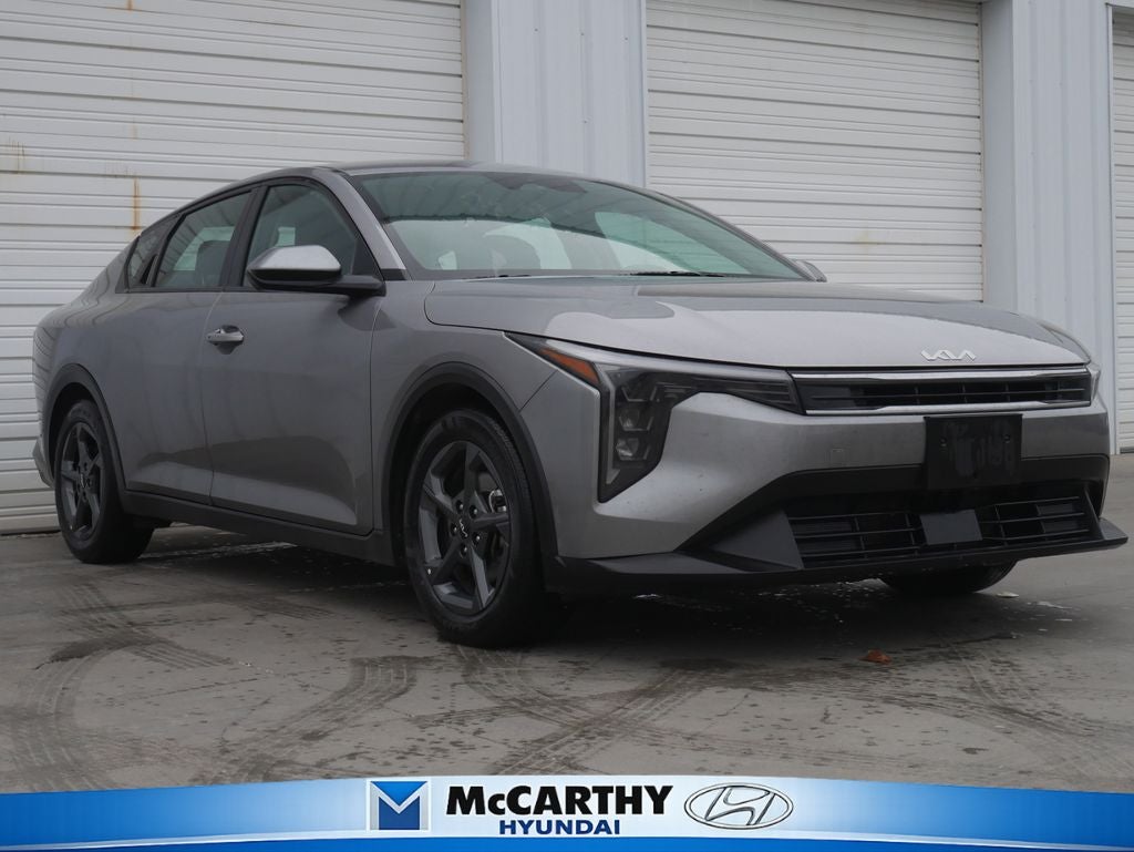 2025 Kia K4 LXS AT's photo