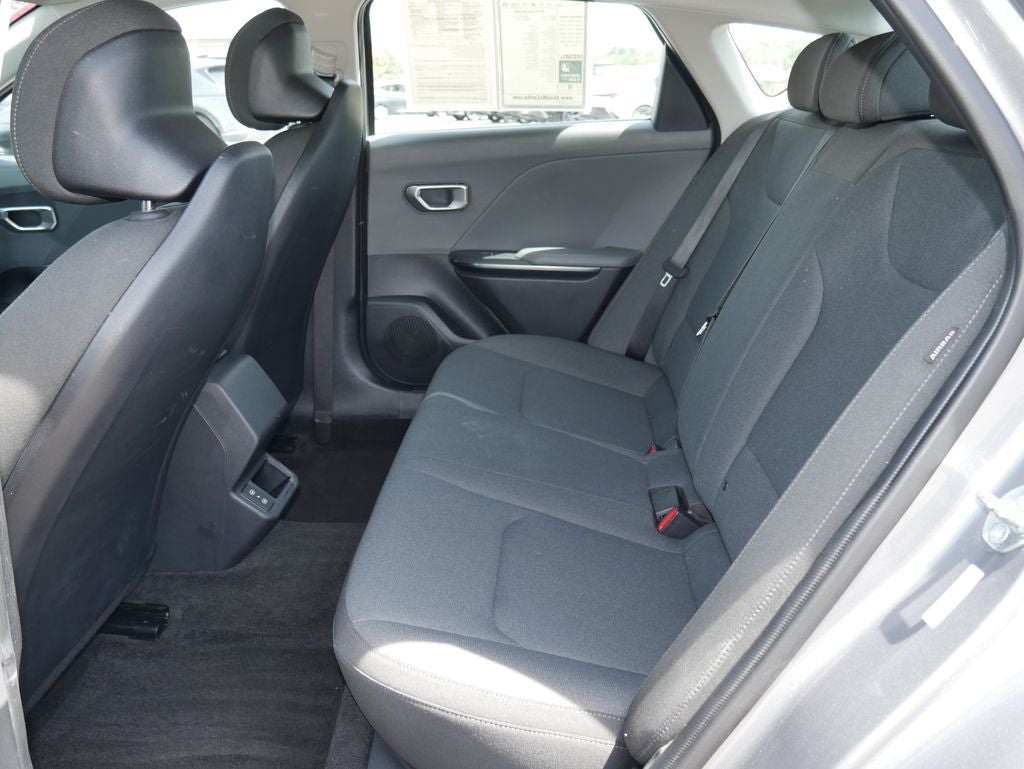 2025 Kia K4 LXS - Photo 25