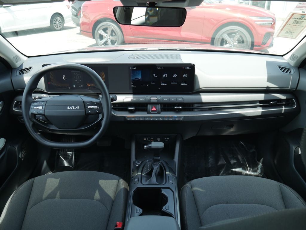 2025 Kia K4 LXS - Photo 39