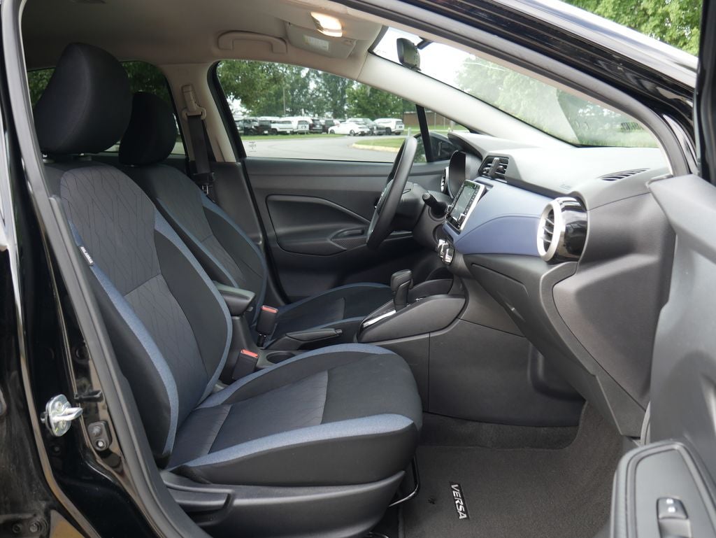 2023 Nissan Versa 1.6 SV