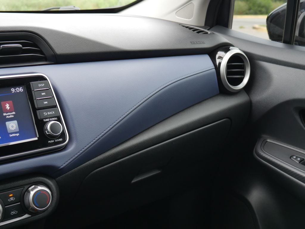 2023 Nissan Versa 1.6 SV