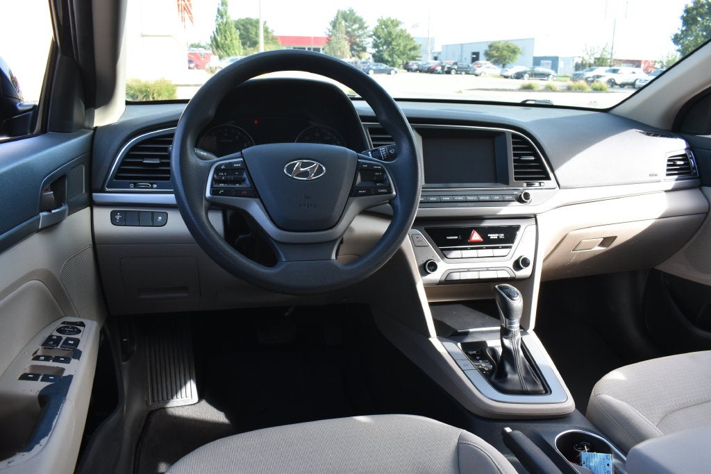2017 Hyundai ELANTRA SE
