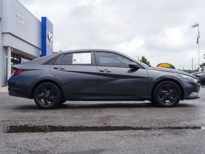 2021 Hyundai ELANTRA SEL